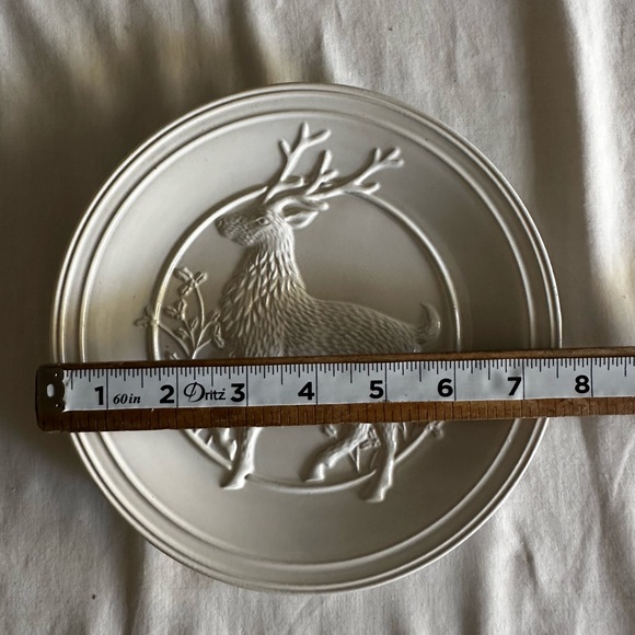 POTTERY BARN EMBOSSED REINDEER 8” SALAD PLATES - Picture 12 of 13